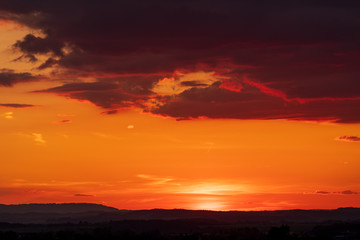 Fototapeta na wymiar Sonnenuntergang mit Landschaft in Oberösterreich