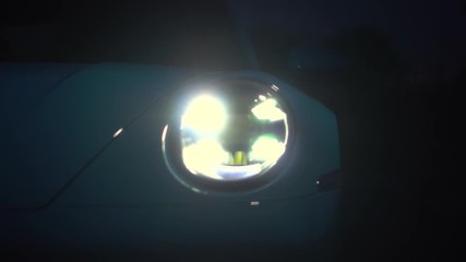 The lights go out smoothly in the dark. the round lamps go out. Light in the dark. Turn off the lamp.