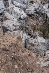 Schroffe Felsen aus Lavagestein