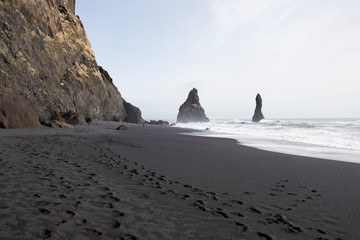 Naklejka na ściany i meble Reynisfjara beach - spiaggia nera in Islanda 