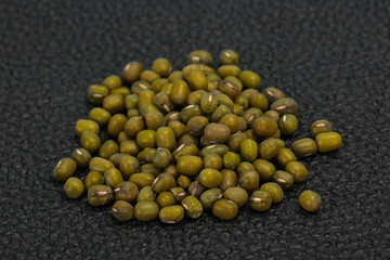 Dry raw beans mung for cooking