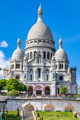 Fototapeta premium Paris, France - May 20, 2020: Basilica Sacre Coeur in Montmartre in Paris