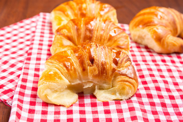 medialunas de manteca