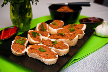 Sandwiches with spicy tuna elegantly served