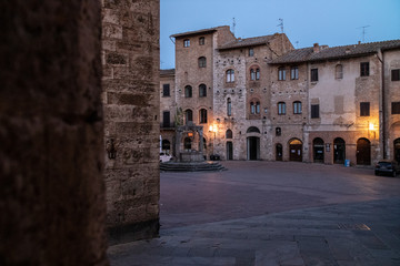 San Gimignano, borgo toscano medioevale italia