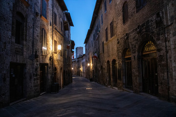 Fototapeta na wymiar San Gimignano, borgo toscano medioevale italia