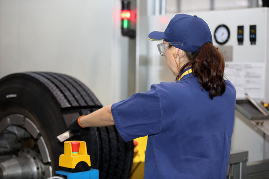 Tire retreading