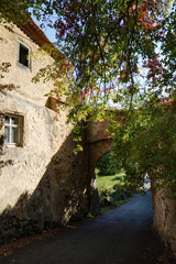 Fototapeta na wymiar old stone house and gate in Aufseß, Franconian Switzerland, Germany