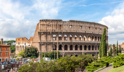 Fototapeta na wymiar イタリアローマの世界遺産 コロッセオのある景色