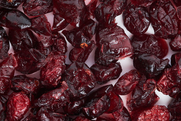 Dried berries are tasty and can be stored for a long time.