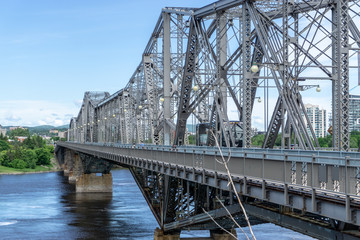 Naklejka premium Scenery around the Ottawa River with beautiful castles and bridges