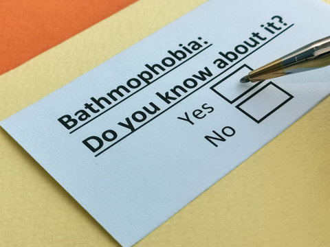 One person is answering question about bathmophobia.