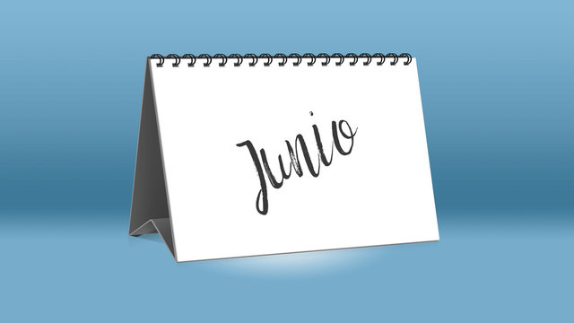 Ein Kalender für den Schreibtisch zeigt den spanischen Monat Junio (Juni in deutscher Sprache)