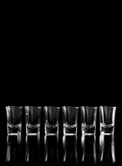 Mokre kieliszki do wódki, alkoholu