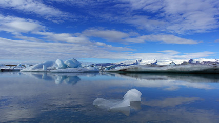 Fototapeta na wymiar Glacial lagoon , Iceland 