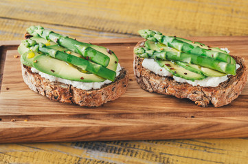 Avocado asparagus toasts
