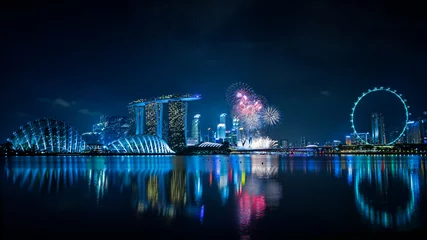 Wandcirkels aluminium singapore skyline at night with fireworks © JX