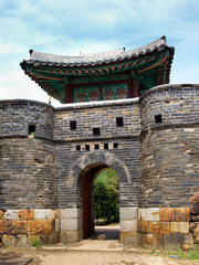 Ancient historic city wall entrance gate of the UNESCO heritage site, Suwon, South Korea © Tomas Zavadil
