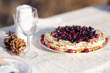 pie with currants and white cream