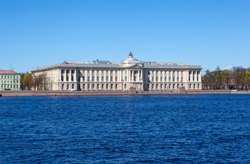 Fototapeta premium Academy of Arts on the University Embankment. St. Petersburg. Russia