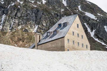 Hospiz auf der Passhöhe des Gotthardpasses, Schweiz