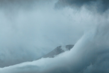 Obraz premium Athabasca glacier covered with clouds,