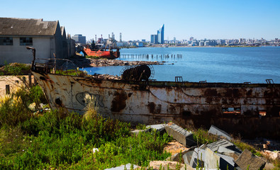 Contrast views of Montevideo port