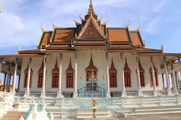 Fototapeta premium Pagode d'argent du palais royal à Phnom Penh, Cambodge