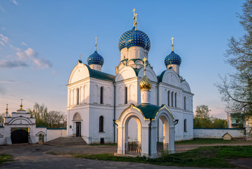 Fototapeta na wymiar Epiphany Cathedral in Uglich