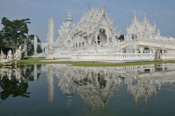 Wat Rong Khun - the beautiful white temple in Chiang Rai
