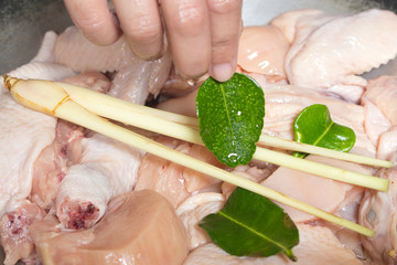 Preparing grilled chicken with vegetables