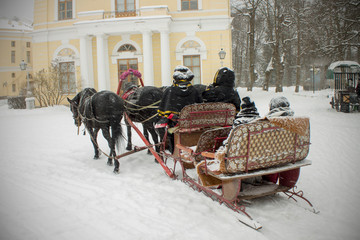 Old fashioned people use horses for travel