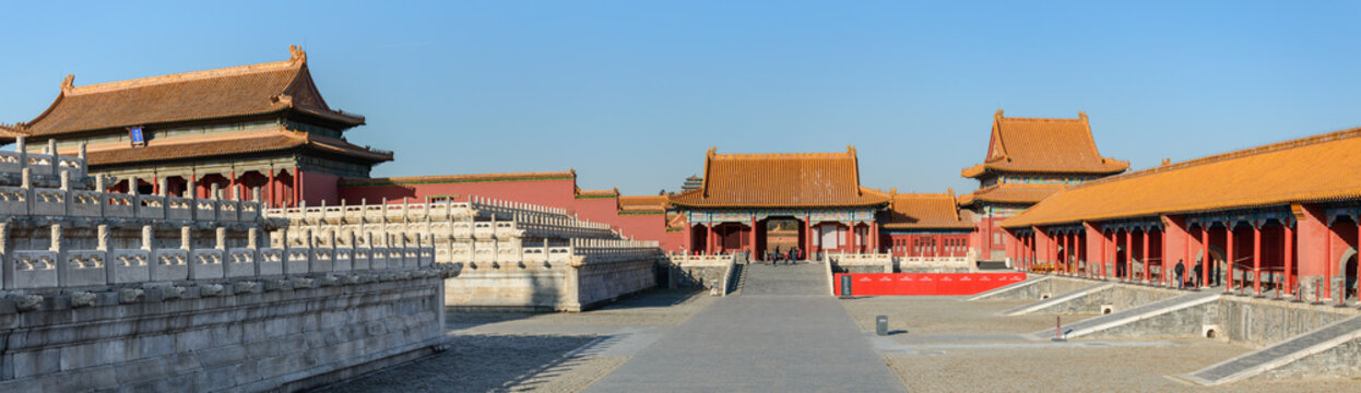 The building has an area of the forbidden city, classic Chinese old buildings.