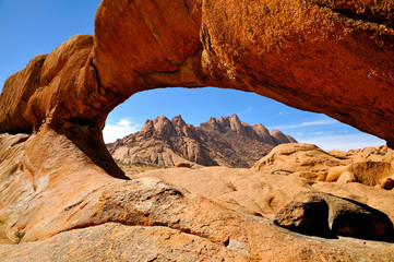 Rock Arch and The Pontoks