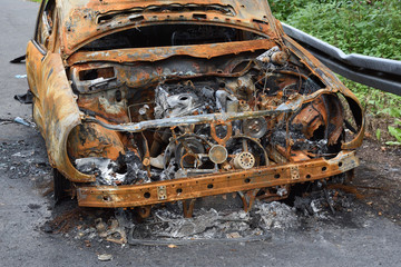 Fototapeta premium burnt car wreck