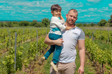 shooting famille Enfants jumelles Photographe Event BEAUVOISIN 
07.49.43.81.82
