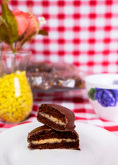 cake, towel, coffee, gingerbread, bread, honey, sweet, food, brown, dulce de leche, chocolate, yellow, tea

