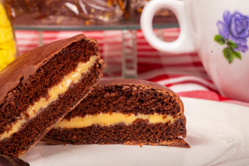 cake, towel, coffee, gingerbread, bread, honey, sweet, food, brown, dulce de leche, chocolate, yellow, tea
