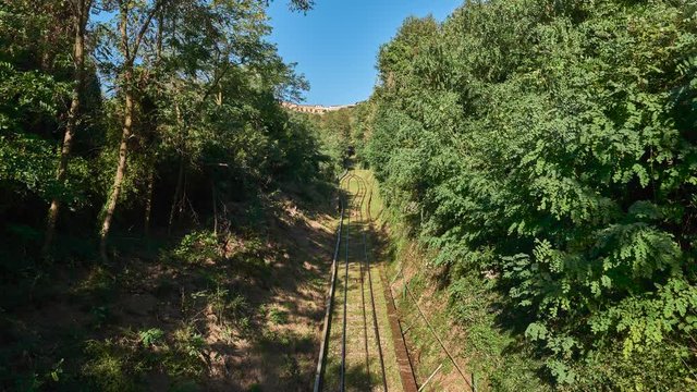 Passaggio e incrocio della funicolare di Montecatini Terme verso Montecatini Alto