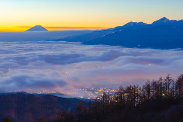 夜明けの富士山 山梨県河口湖にて Wall Mural Wallpaper Murals Photop5 夜明けの富士山 山梨県河口湖にて Wall Mural Wallpaper Murals Photop5