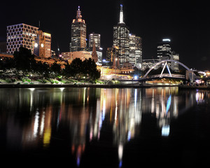 Obraz premium Night city Melbourne river