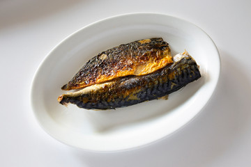 Baked mackerel whice is picked with salt AND called Jaban-godeung-eo