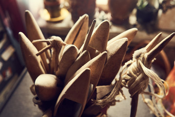 vintage wood shuttle weaving tool / boat shuttle for hand weaving