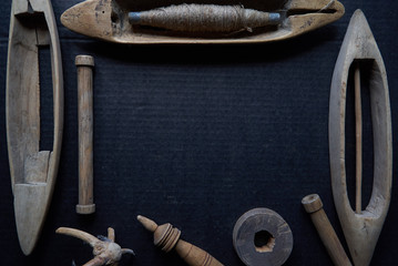 vintage wood shuttle weaving tool / boat shuttle for hand weaving