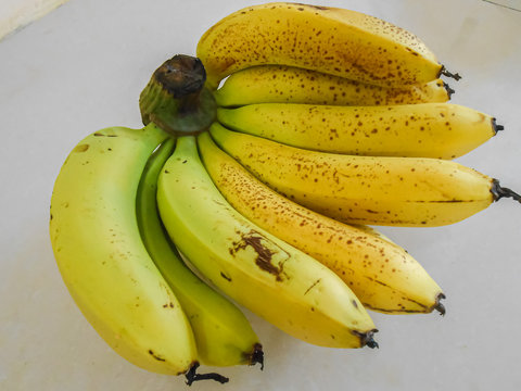 Yellow Ripe Lacatan Bananas 