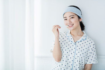 女性　歯磨き
