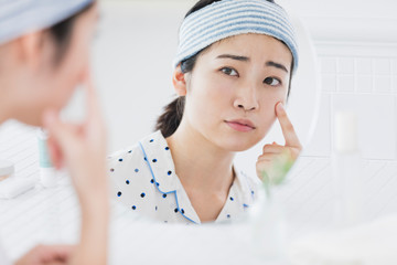 女性　スキンケア