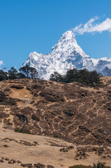 Ama Dablam mountain peak, the most famous peak in Everest base camp trekking, Himalaya mountains range Nepal