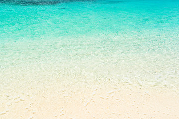 宮古島の美しいサンゴ礁の海