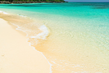 宮古島の美しいサンゴ礁の海